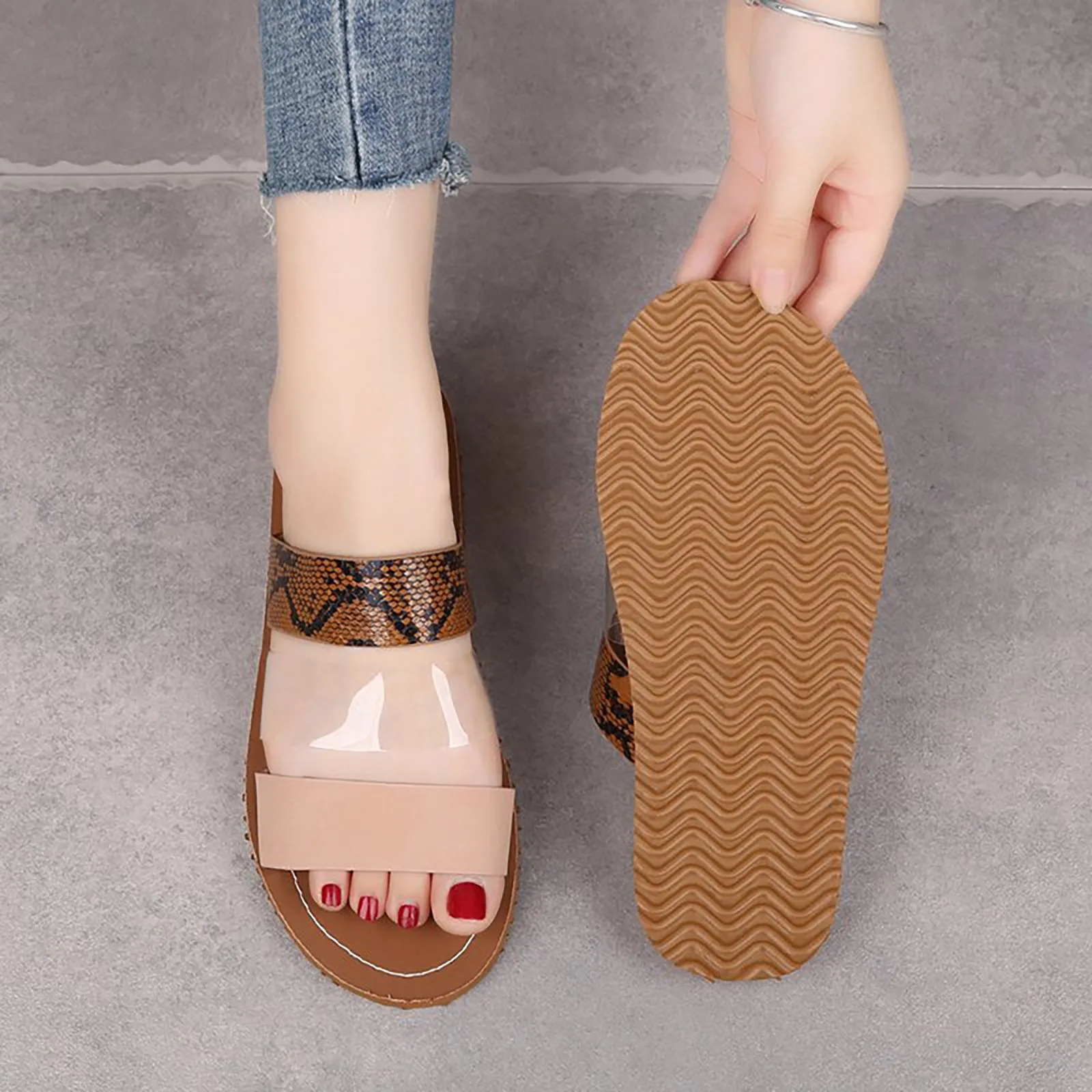 

Ladies Snake Print Word With Transparent Color Matching Large Size Fashion Flat Slippers Fashion Summer Ladies Beach Sandals