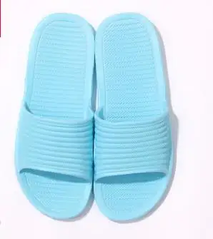 Sky blue Новинка; женские летние Нескользящие Тапочки для ванной; женские домашние легкие сандалии и тапочки; мужские тапочки; сезон четыре года - Цвет: Sky blue