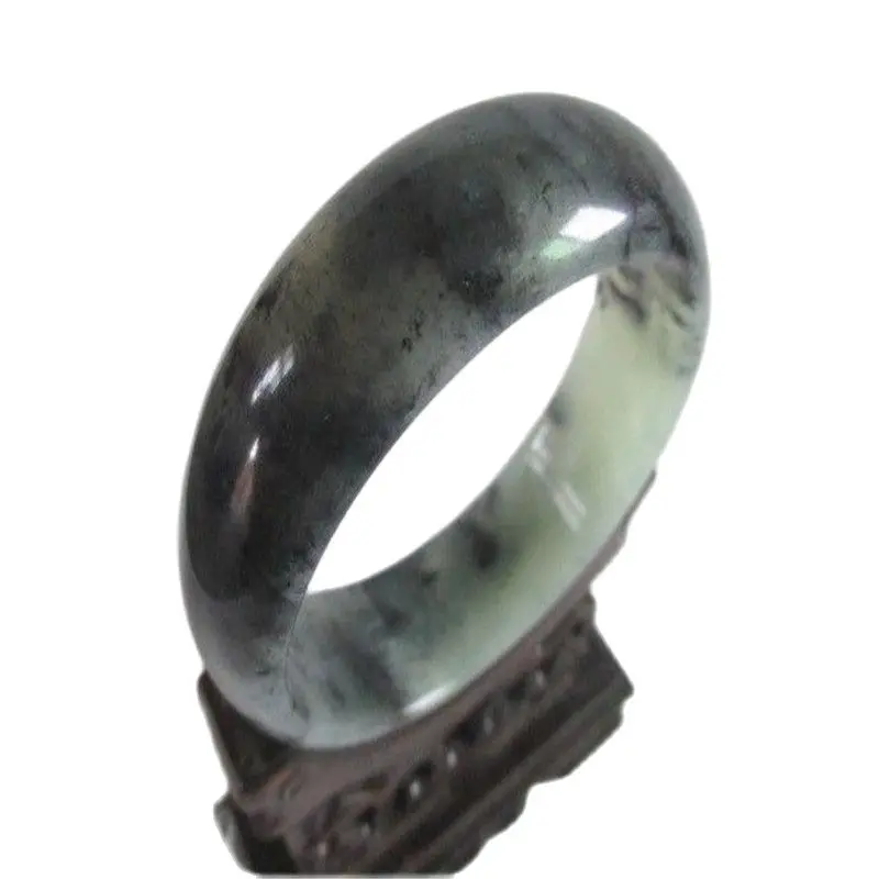 

Width: 1.9 cm * / Inner Diameter: 5.9 cm * / 100% Natural Jade Bracelet