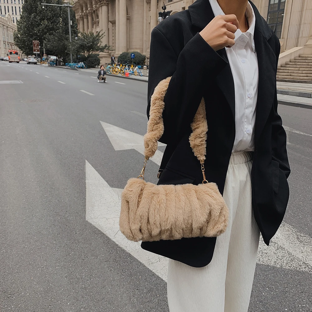 

New Women Fashion Pleated Shoulder Bag Winter Soft Warm Plush Underarm Bags Fluffy Mini Tote Bag Small Designer Handbag Purse