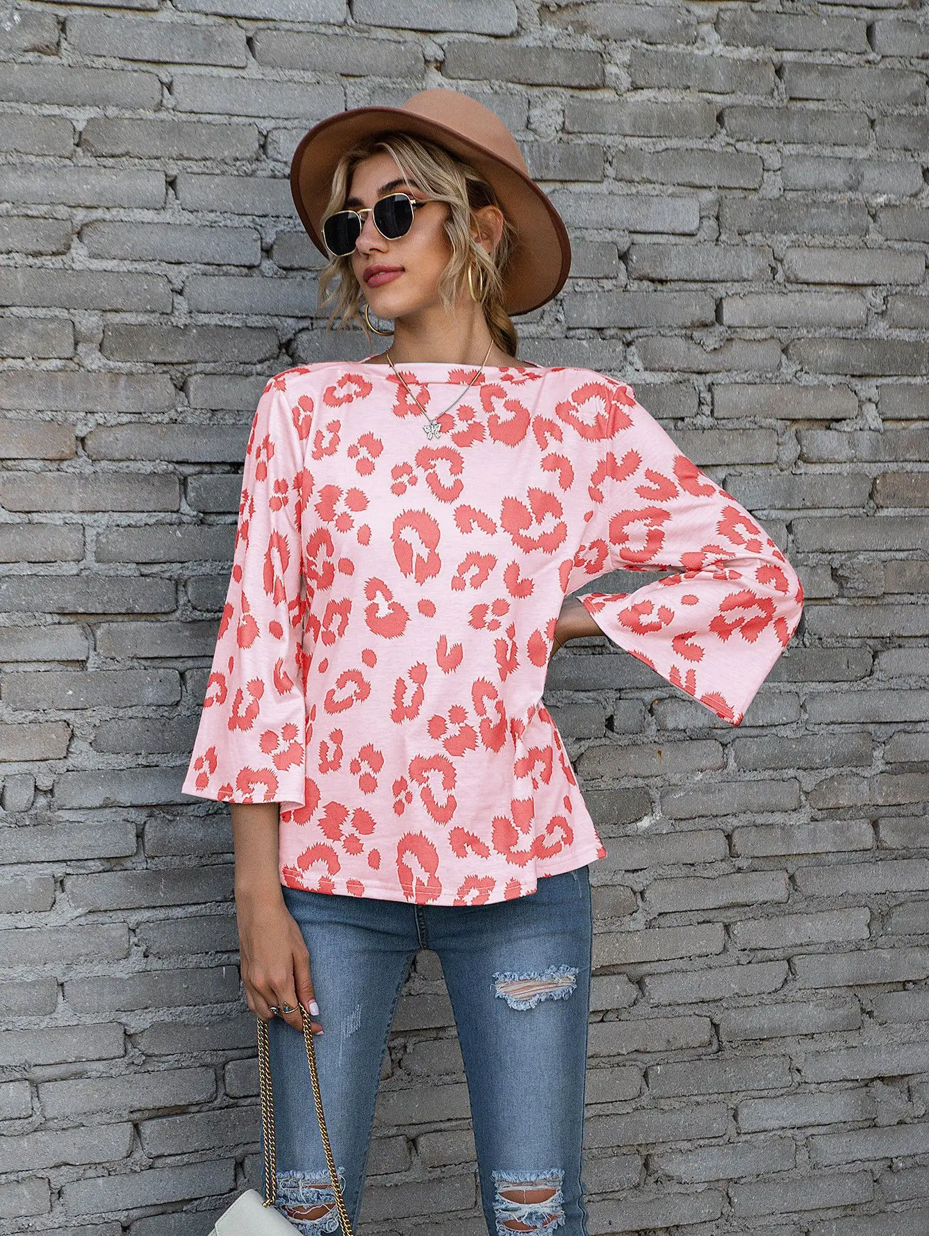 

New leopard print round neck 9 / 4 flared sleeve T-shirt