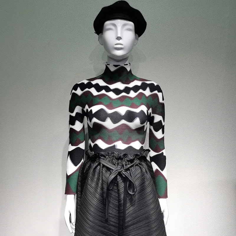 

Женский плиссированный топ миаке, свободная и удобная футболка популярного цвета с длинным рукавом и принтом, облегающий топ с высоким воро...