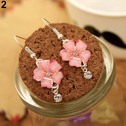 Женские серьги стразы