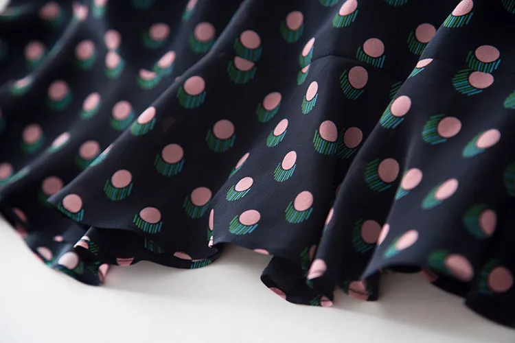 Романтическое волнистое шелковое платье в горошек 2020 | Женская одежда