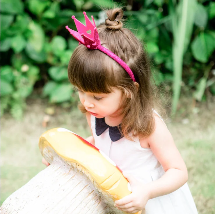 

Baby Kids Girls Shiny Tiara Crown Hair Hoop Headwear Hairband For Birthday Gift New Year Fairy Party Wedding Christmas Costume