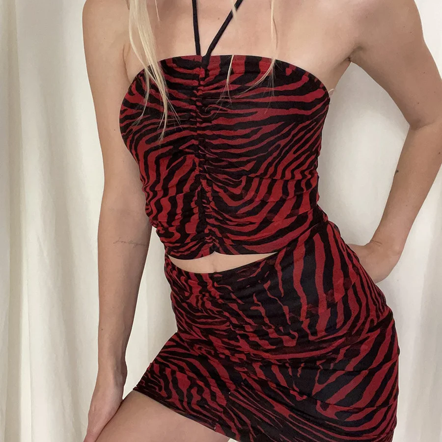 

BoozRey Women's Fashion 2021 New Red and Black Contrast Printing Halter Neck Sexy Pleated Tube Top Ultra Short A-line Skirt Suit