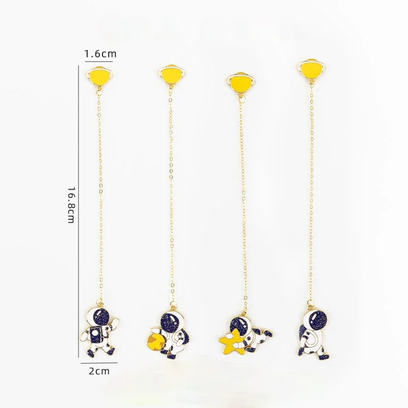 

Creative Astronaut Bookmark Retro Kawaii Blue Whale Crane Metal Pendant Exquisite Book Reading Mark Stationery School Supplies