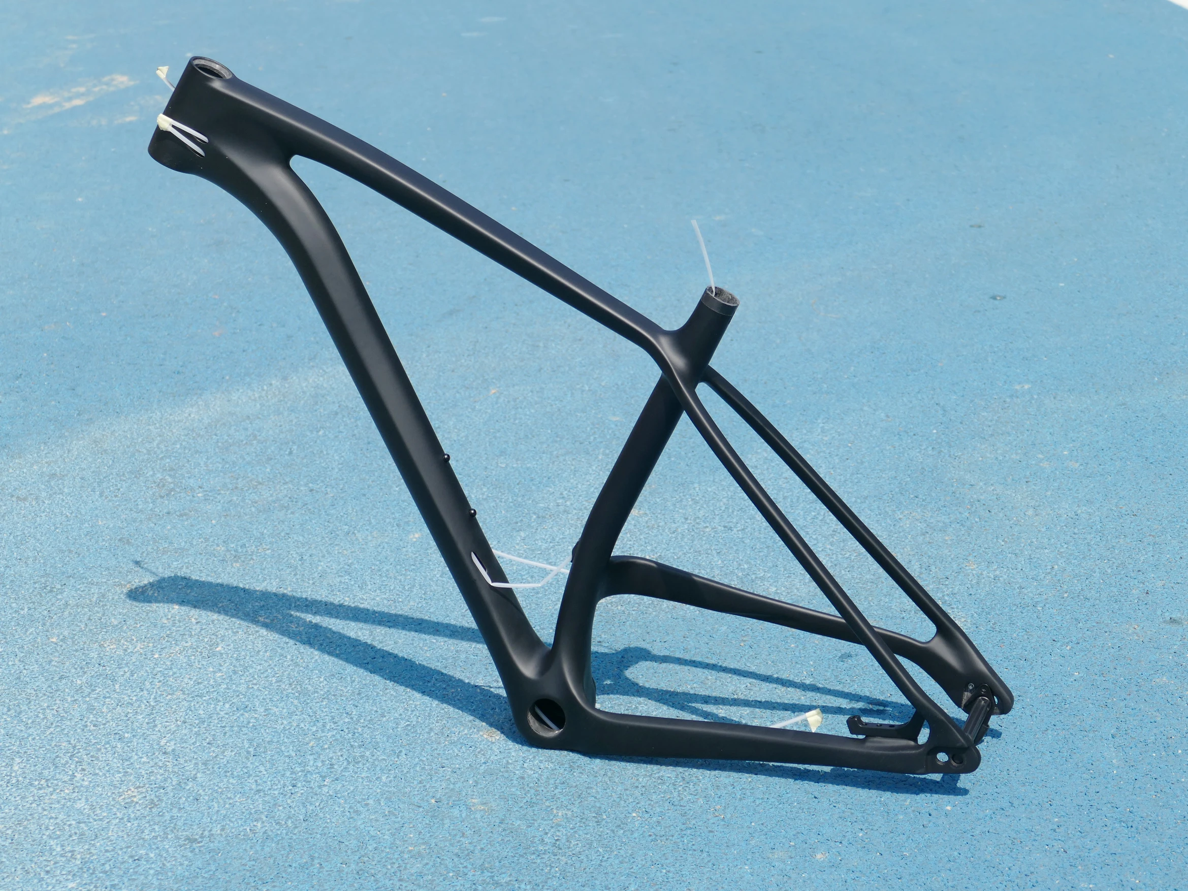 

Full Carbon Matt Matte 29ER Plus boost Mountain Bike Bicycle Cycling Disc Brake Thru Axle 148mm*12mm MTB Frame 17" / 19" / 21"
