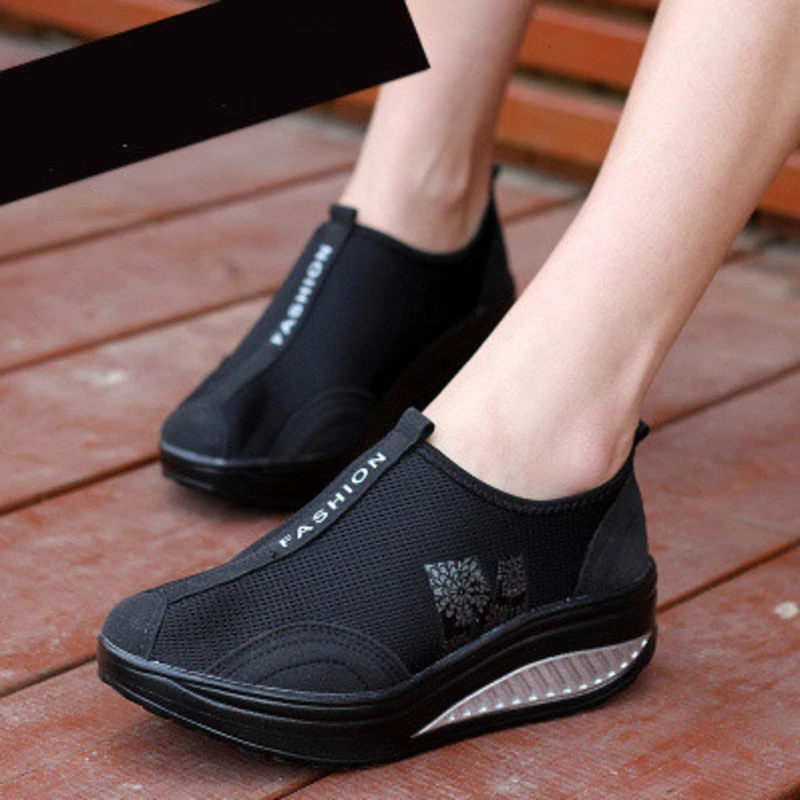 Кроссовки-качалки женские на платформе летняя обувь толстой подошве дышащие