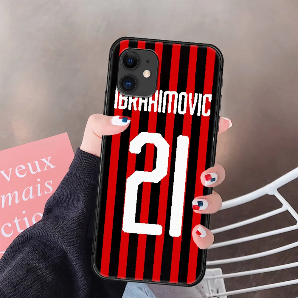 

Zlatan lbrahimovic Football Phone Case Cover Hull For IPhone 5 5s se 2 6 6s 7 8 12 Mini Plus X XS XR 11 PRO MAX black Cell