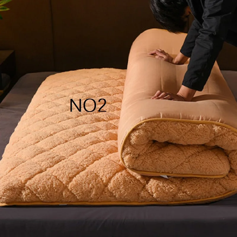 Комфортный зимний матрас из кораллового флиса с поролоновым наполнителем