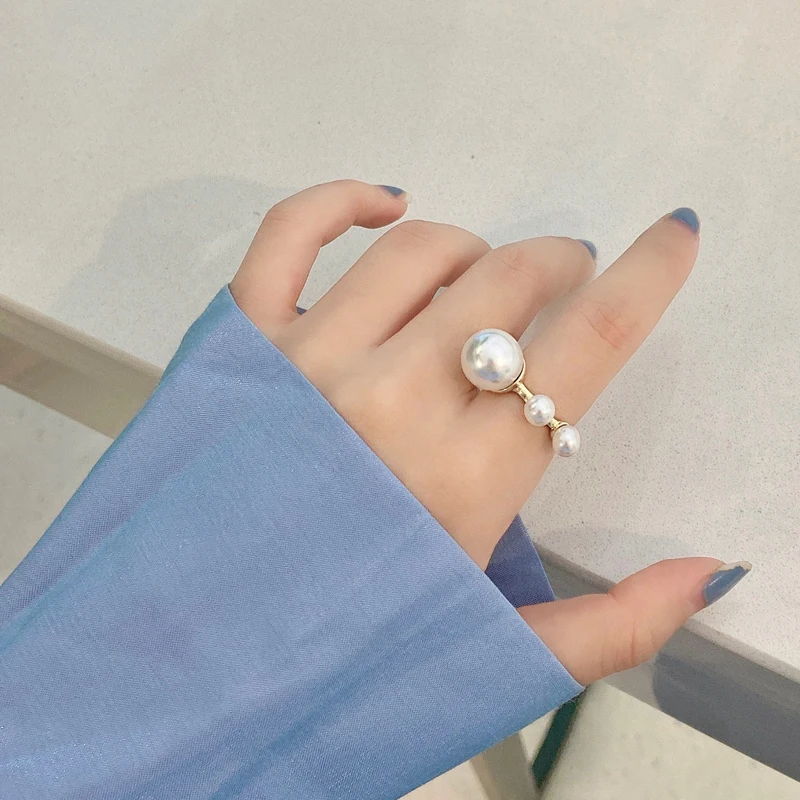 

Vintage Pearl Ring Joints for Women Girls Party Jewelry Fashion Geometry Round Rings Temperament Elegant Wedding Christmas Gift