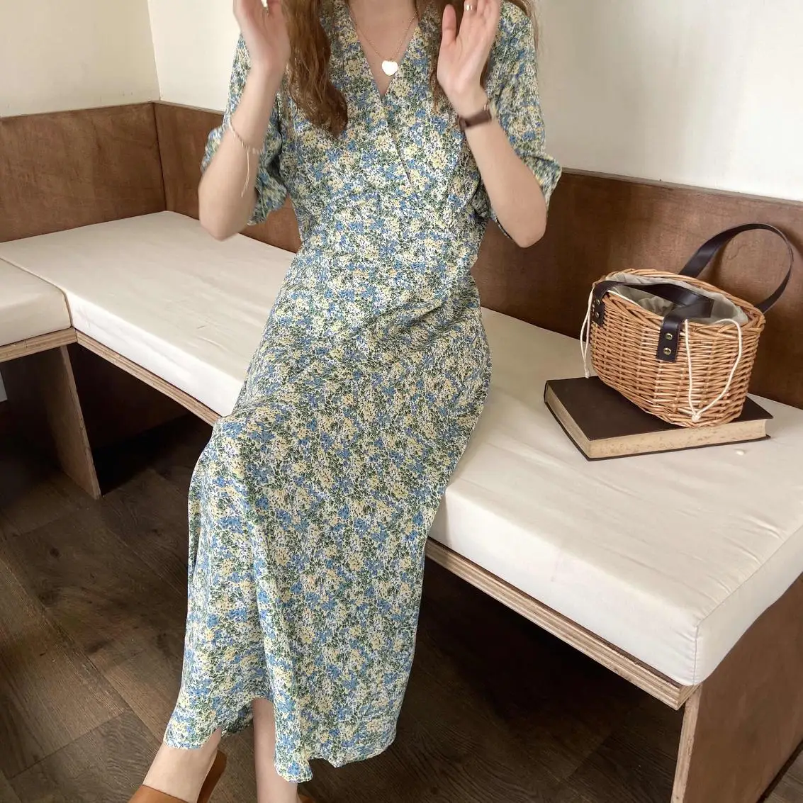 

2021 Summer Women Casual V-neck Floral Print Midi Dress Female Chiffon A-line Retro Vestidos
