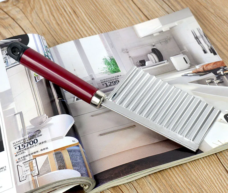 

1PCS Super Practical Vegetable Steel Potato Knife Stainless Wavy Slicer Cutter Chip Fruit Crinkle for Kitchen Supplies