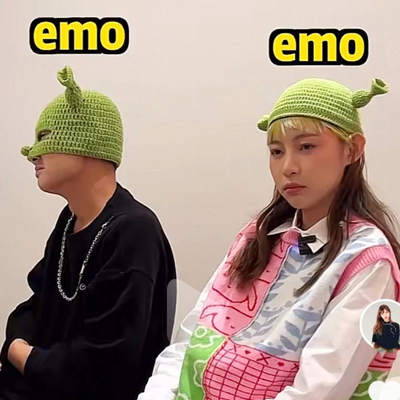 Шерстяная вязаная шапка унисекс с милыми ушками зеленая | Аксессуары для одежды