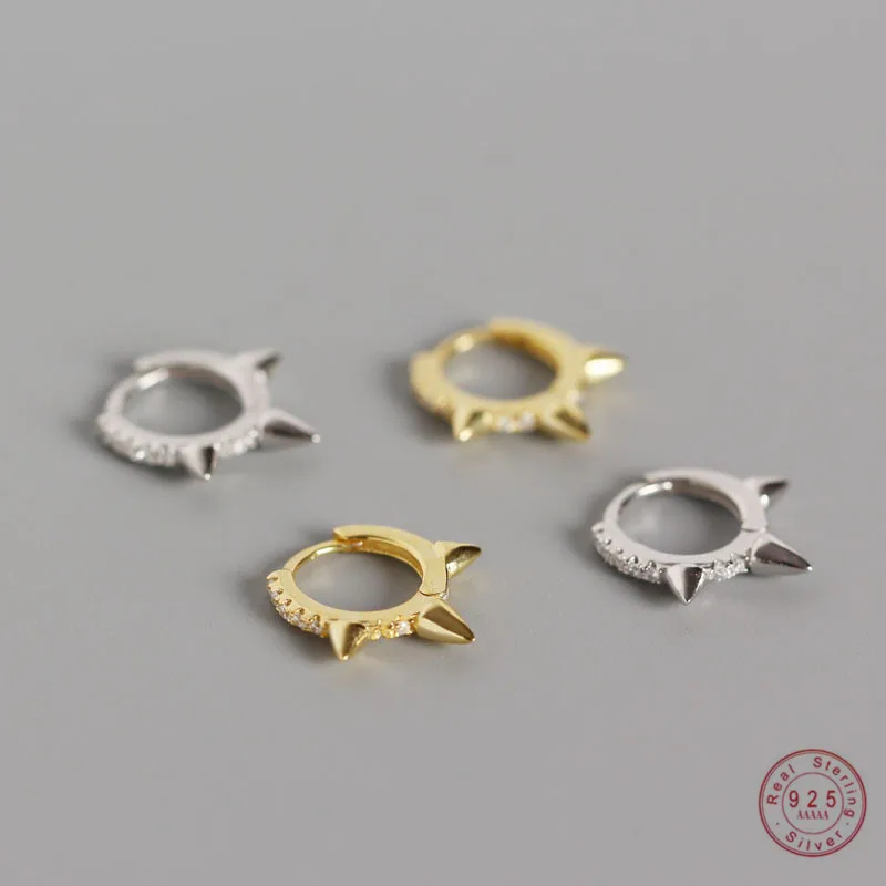 Геометрические серьги гвоздики в стиле хип хоп с фианитами панк серебряного