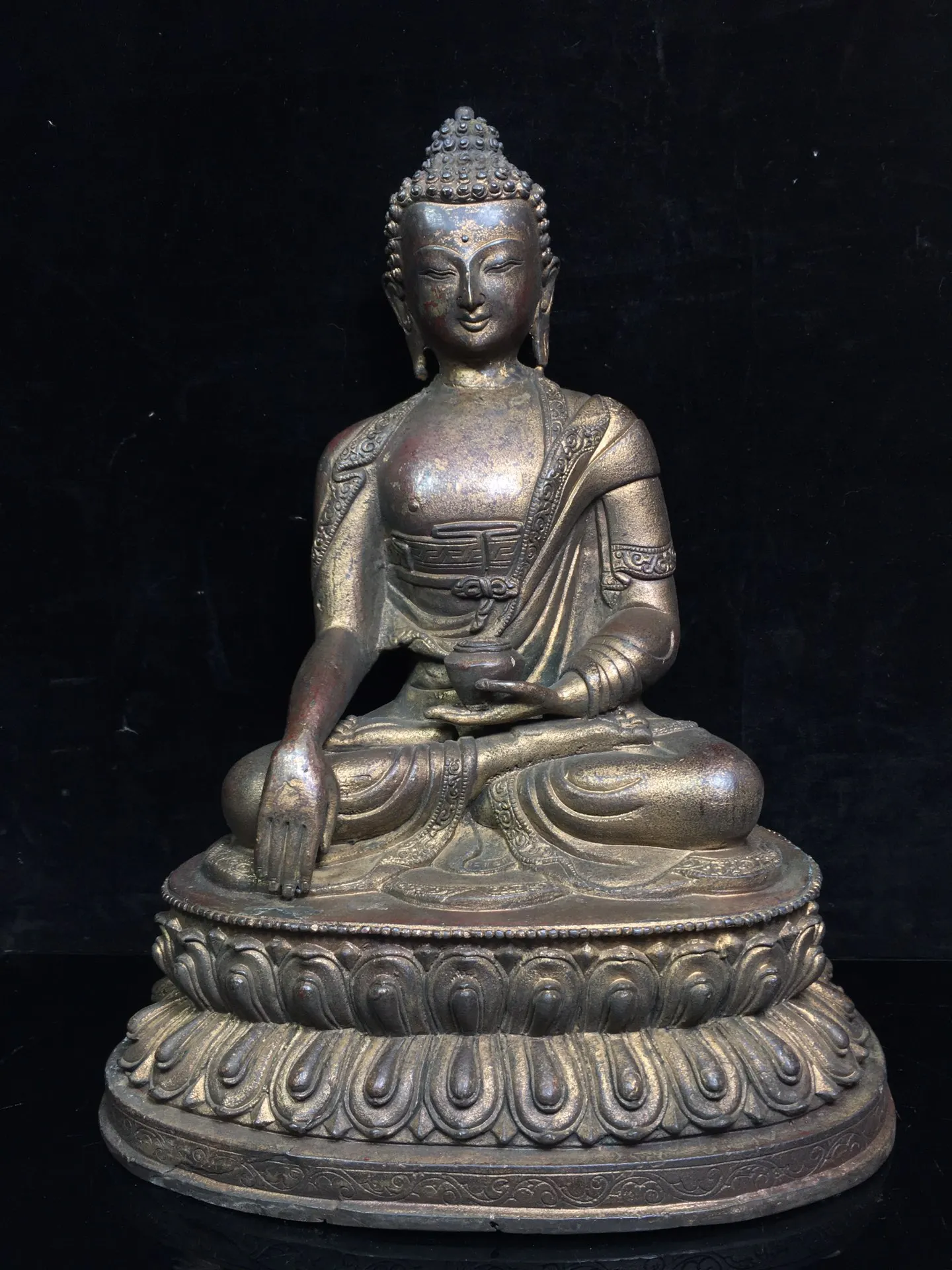 

13"Tibet Temple Collection Old Bronze Lacquer Cinnabar Shakyamuni Pharmacist Buddha Sitting Buddha Enshrine the Buddha