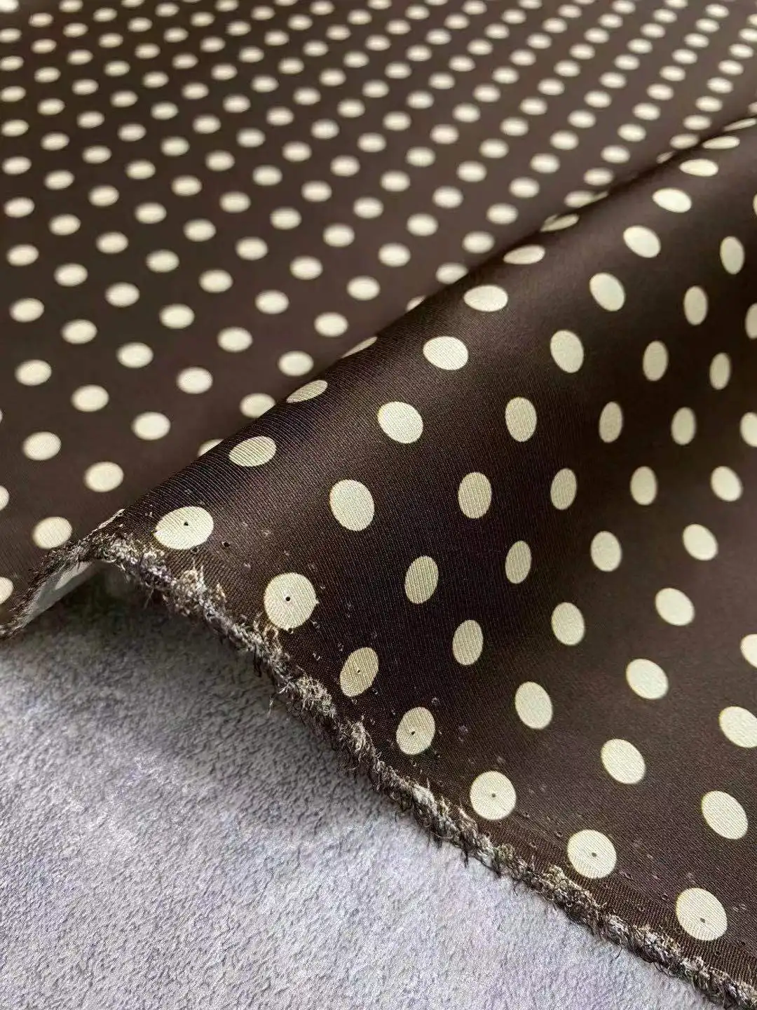 

C Brand Natural Mulberry Silk Stretch Printing Fabric Brown Bottom White Polka Dot Fabric 21 MM Shirt Dress Pajamas Fabric DIY