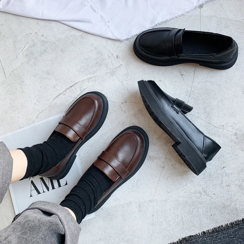 Новинка Весенние женские туфли на плоской подошве с бантом лоферы завязками из