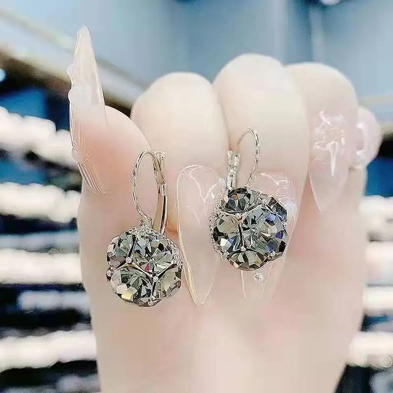 серьги 2021 тренд женские бижутерия для женщин висячие кольца zara woman сережки