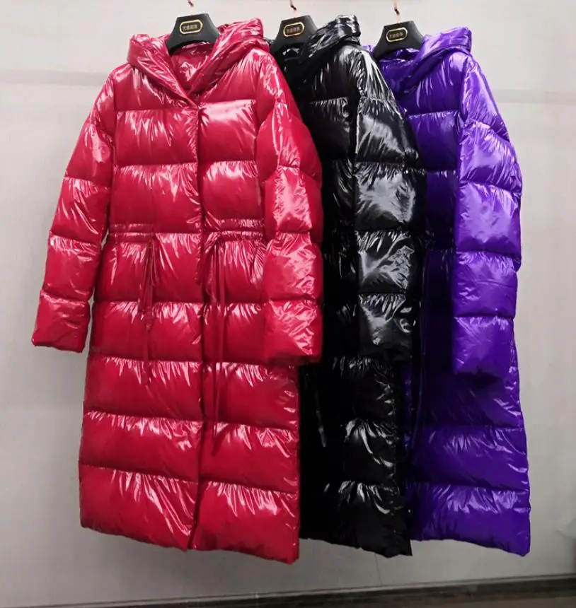 Лакированная кожа глянцевый пуховик женский длинный тонкий рисунок был
