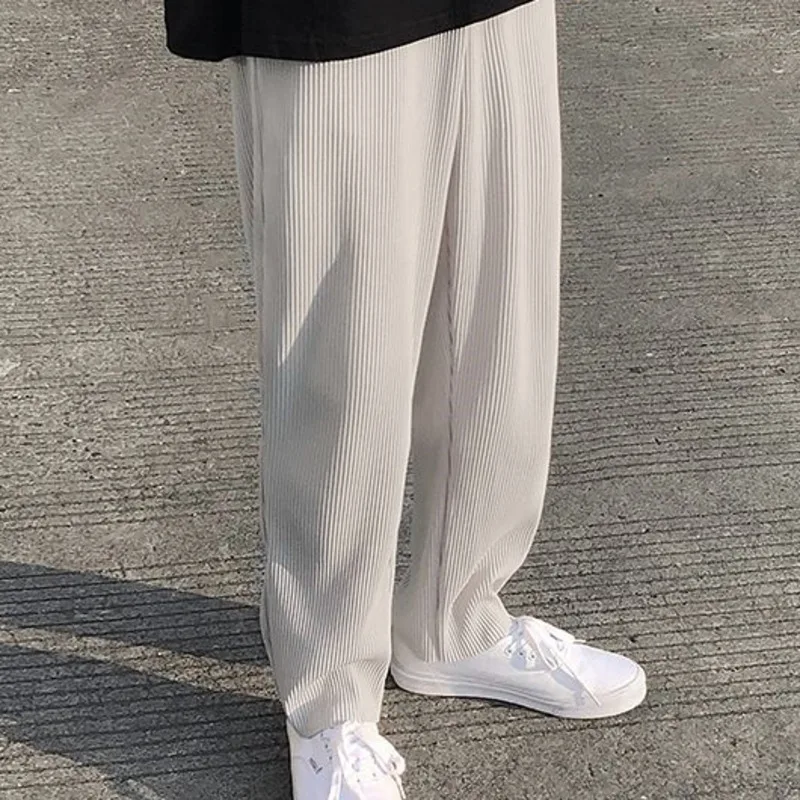 

Men Streetwear Loose Ice Silk Trousers Mens Pleated Straight Pants Men's Fashion Solid Color Elastic Waist Casual Pants