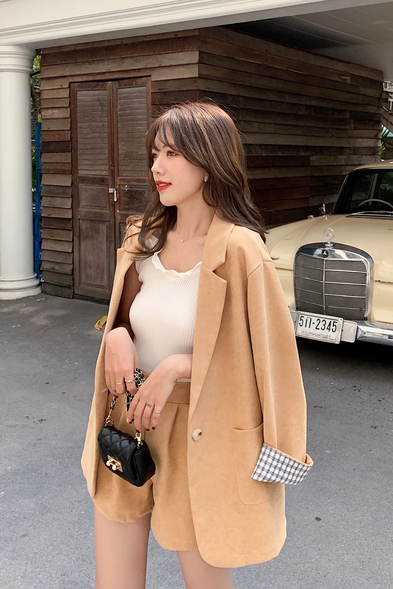 

2021 Autumn Winter Korean Women's Velvet Plaid Solid Color Blazer Suit + Shorts Two Piece Suit Casual Elegant Female Blazer Coat