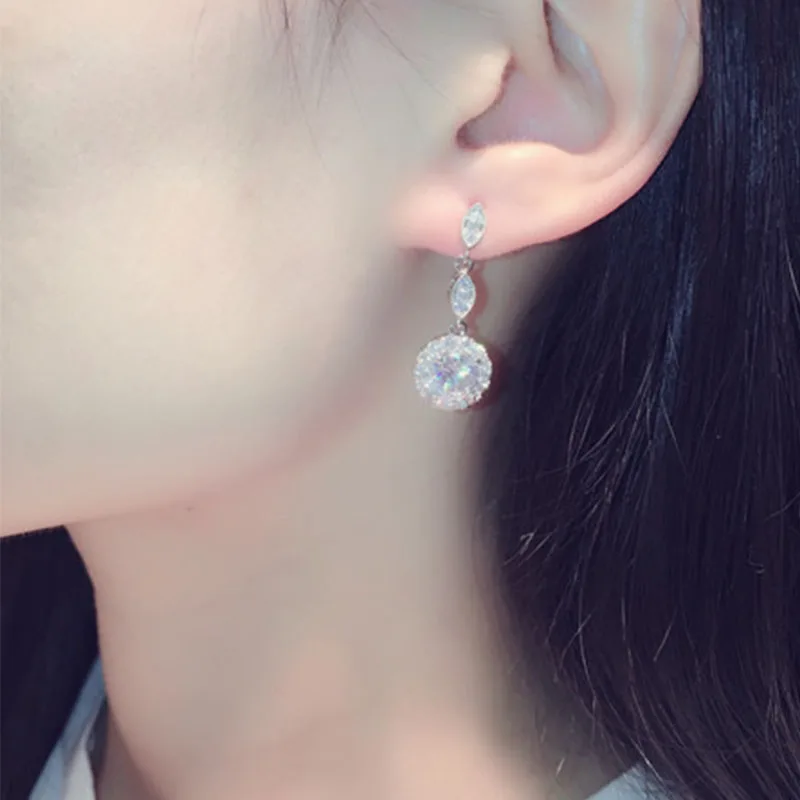 Новые Изысканные Круглые Серьги серебряного цвета с микроинкрустацией из