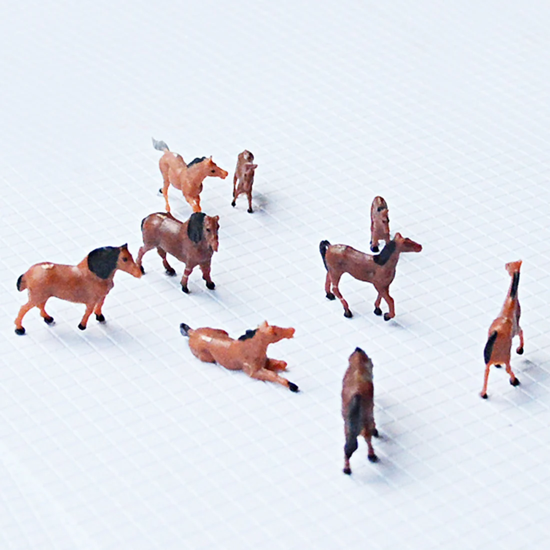 

20Pcs 1:87 Scale Plastic Model Horse for DIY Architecture Sand Table Random Color and Type