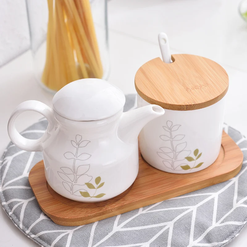 

Нордическая керамическая бутылка для приправ, коробка для хранения палочек, кастрюля для масла, солонка, набор для соевого соуса, уксуса, сп...