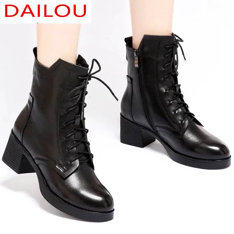 

Новинка осени 2021, модные женские мотоциклетные ботинки из искусственной кожи, женские ботильоны на платформе и высоком квадратном каблуке ...