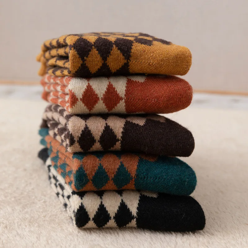 

4Pairs/lot Vintage Argyle Wool Socks Women Medium Thick Socks Autumn Winter