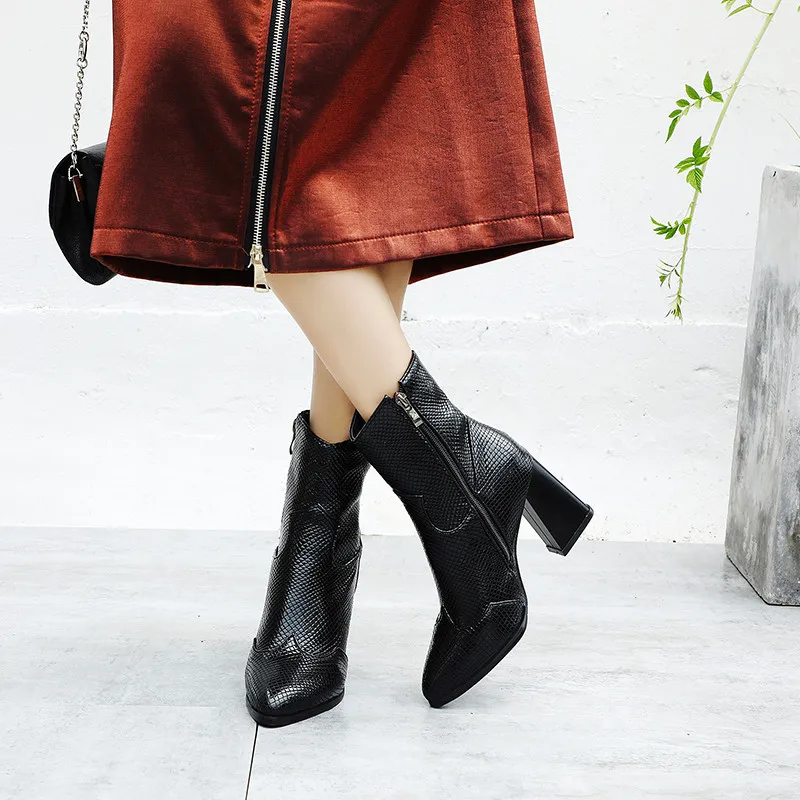 Женские кожаные ботильоны FEDONAS зимние теплые вечерние на высоком каблуке молнии