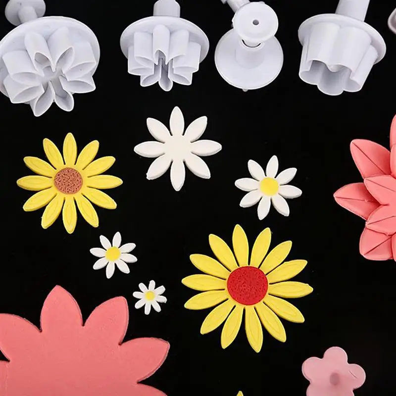 

33PCS Biscuit Mold 3D Cookie Pastry Cutter Decoration Mold Tool Creative Heart Butterfly Daisy Star Shaped DIY Food Cutter Mould