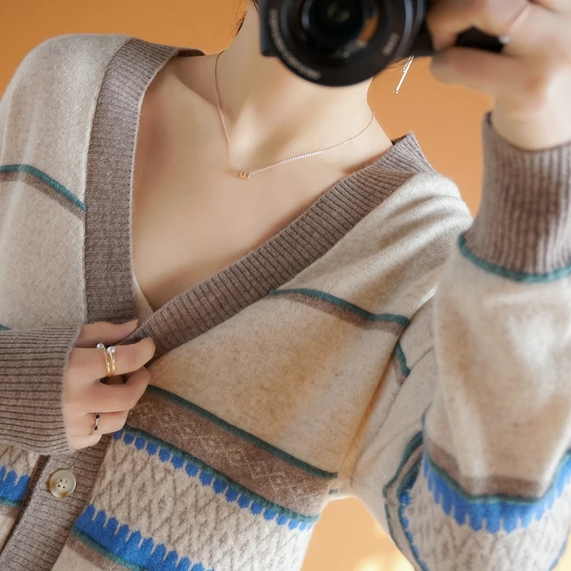

BELIARST Early Spring Thin V-neck Cashmere Cardigan Woman Fresh Colorblock Short Jacket Loose 100% Cardigan Knit Sweater