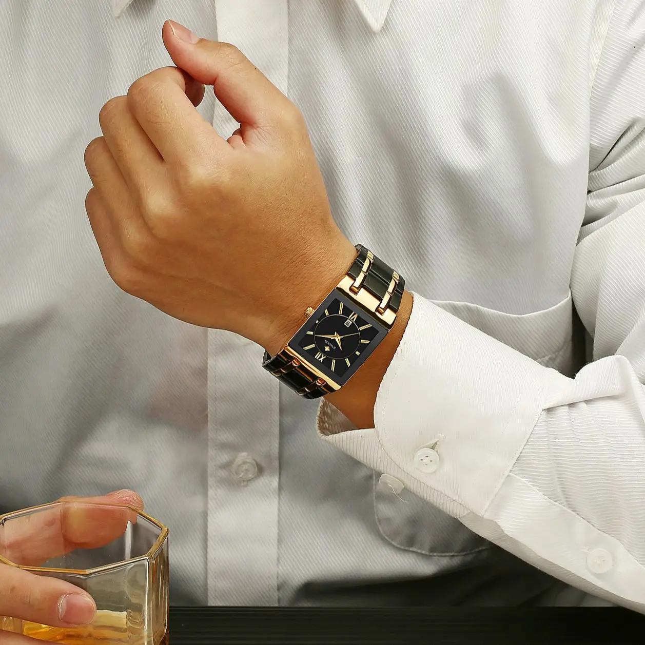 WWOOR Brand Luxury Gold Bracelet Men's Watches Fashion Square Quartz Wrist Watch For Men Stainless Steel Waterproof Reloj Hombre