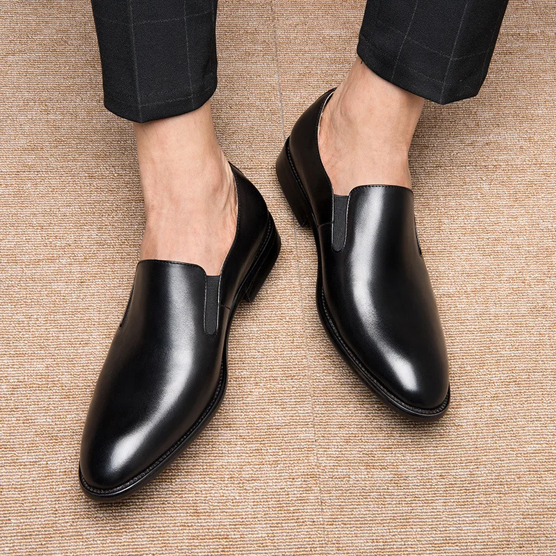 

2021 Spring Men Genuine Patent Leather Pointed Toe Slip On Oxfords Dress Brogues Wedding Business Casual Shoes Banquet Loafers