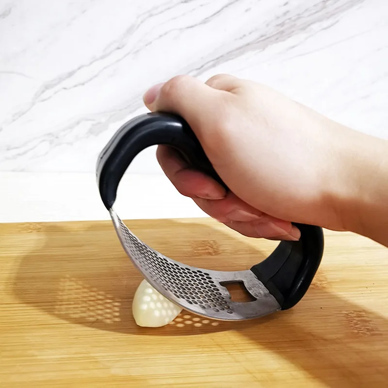 Новый изогнутый пресс для чеснока из нержавеющей стали Многофункциональный