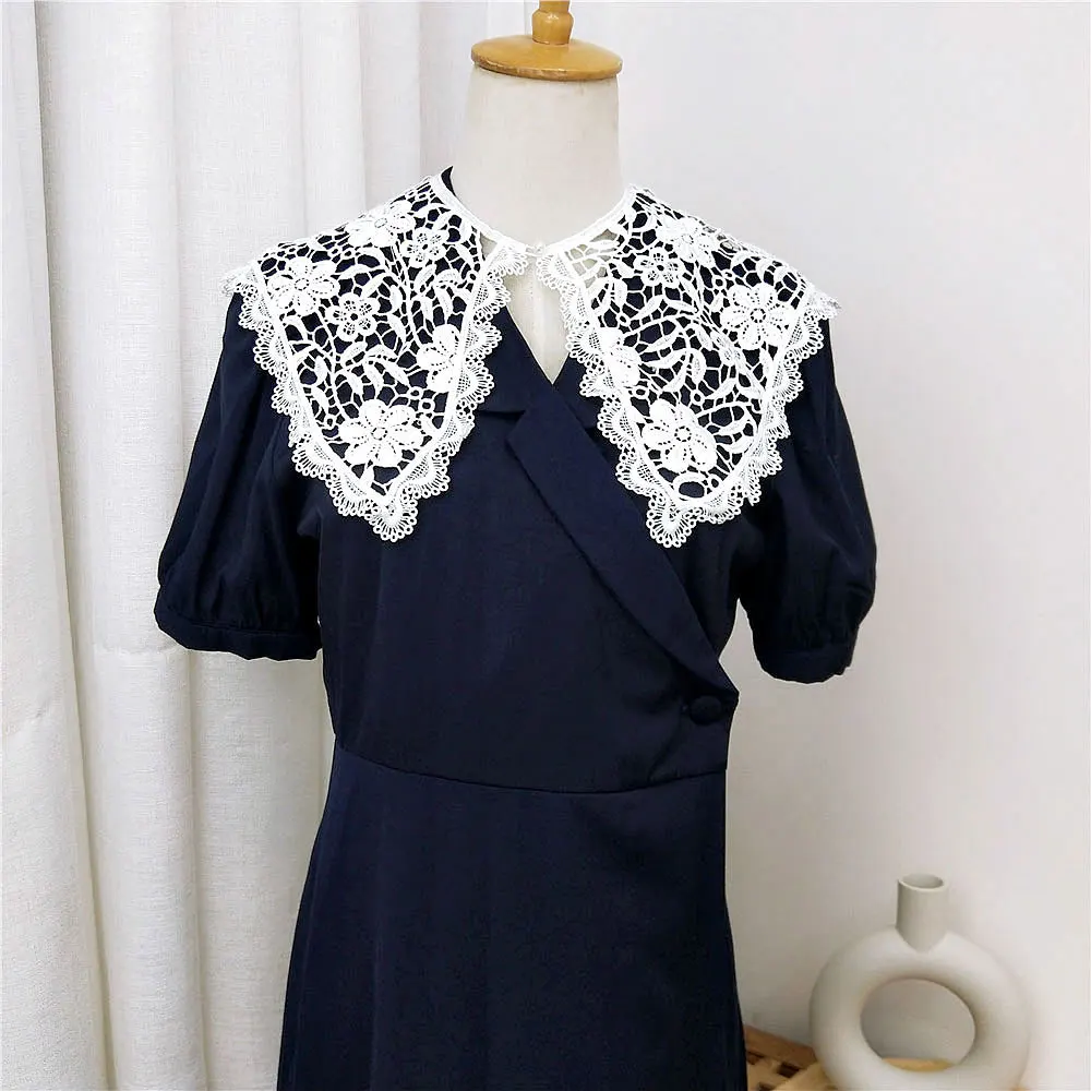 

2021 New Summer Black White Hollow Out Flower Lace Scarf Cape Shawl Women Fashion Silk Neck Scarfs for Ladies Ponchos and Capes