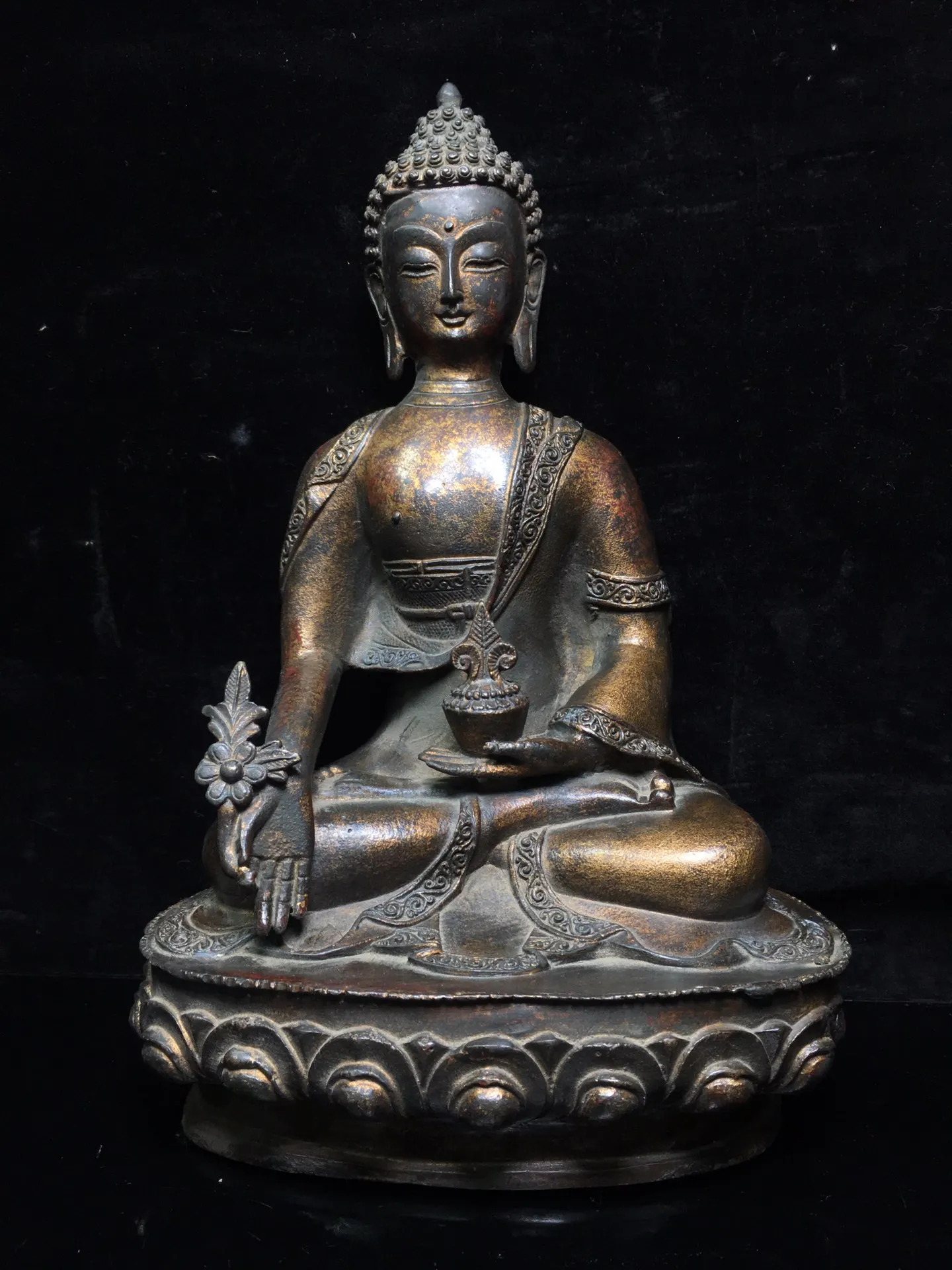 

12"Tibetan Temple Collection Old Bronze Cinnabar Lacquer Medicine Buddha Sakyamuni Sitting Buddha Enshrine the Buddha