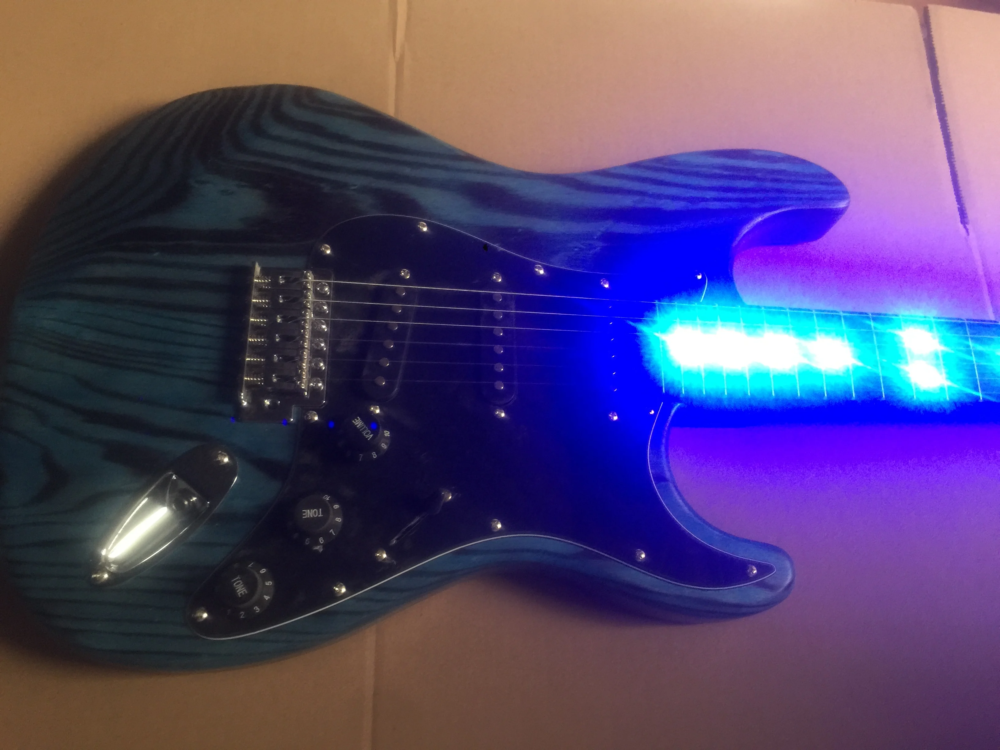 Бесплатная доставка/ясень Маньчжурский тканый фон для фотосъемок светодиодный светильник высокого класса st гитары/Китайская электрогитара