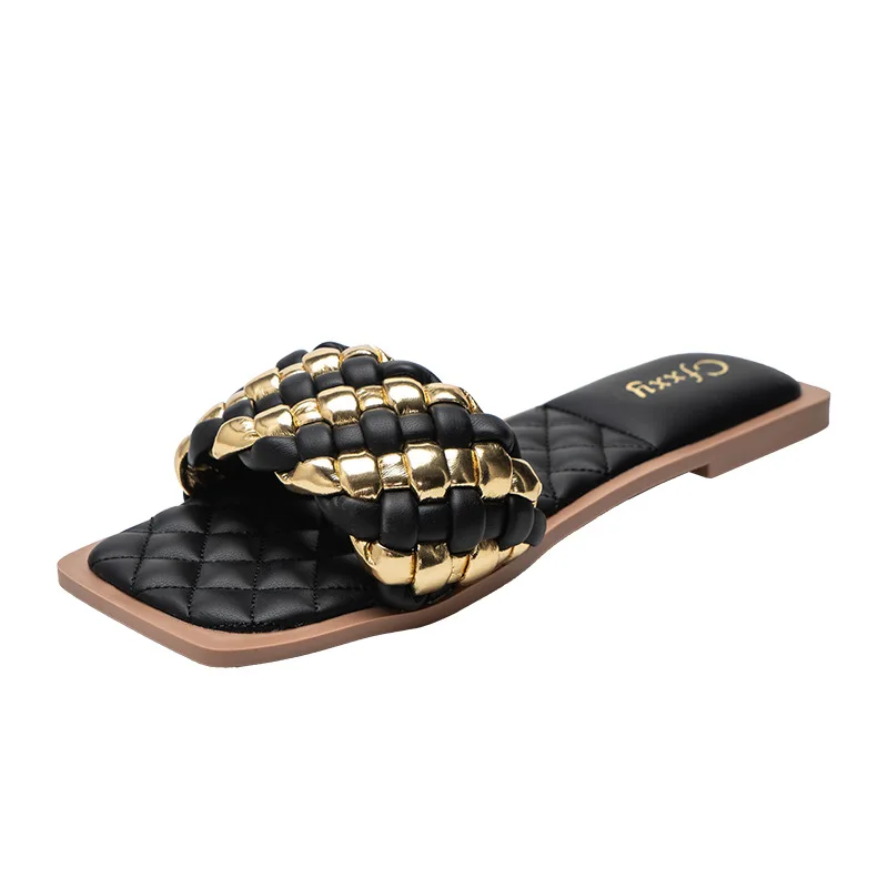 

Women's shoes with flat heels