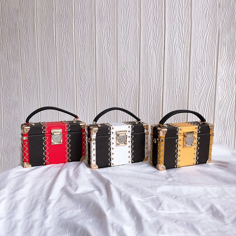 Женская сумка из искусственной кожи с заклепками модный корейский замок