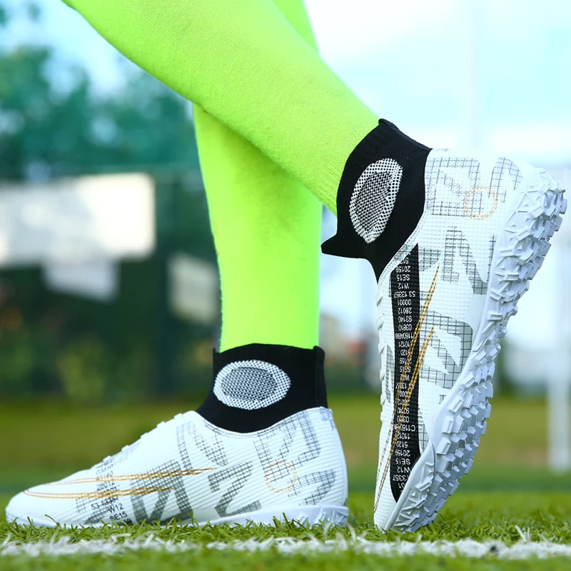 

Boys Soccer Shoes Kids Cleats Training indoor Football children Shoes Boot High Ankle Sport Sneakers Size 33-47 Dropshipping