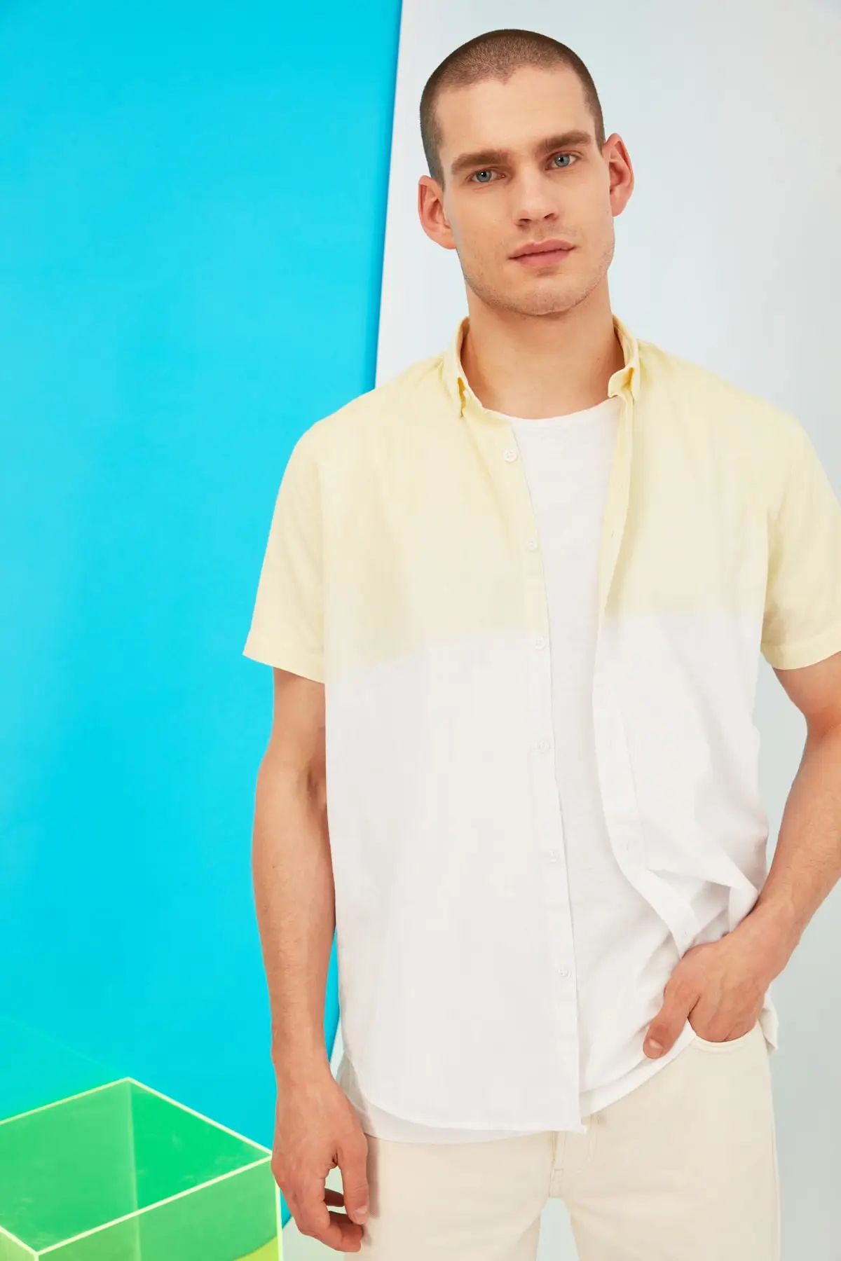 

Trendyol Men 'S Regular Fit Short Sleeve Button Collar Degradeli Shirt TMNSS21GO0912