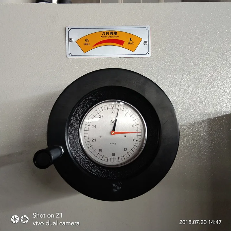 QC11k-6X2500 гильотина Тип гильотинные ножницы для резки листового металла |