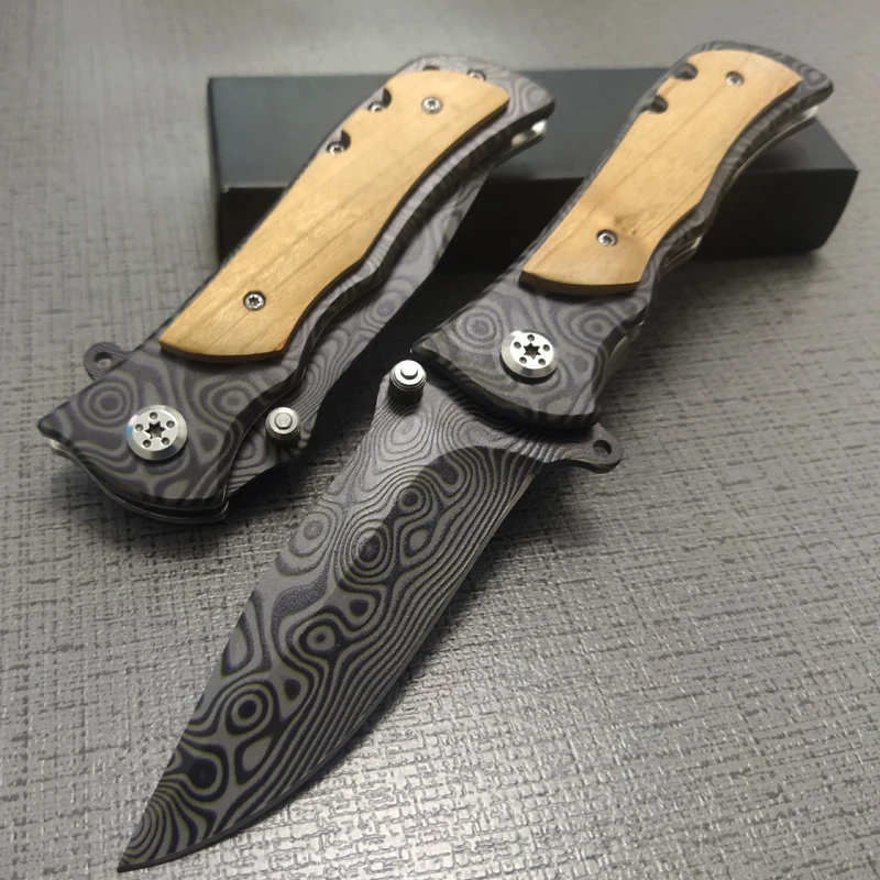 ΠΡ
ΠΎΡΠ½ΠΈΡΠΈΠΉ Π½ΠΎΠΆ ΠΈΠ· Π΄Π°ΠΌΠ°ΡΡΠΊΠΎΠΉ ΡΡΠ°Π»ΠΈ, ΡΠ°ΠΊΡΠΈΡΠ΅ΡΠΊΠΈΠΉ ΠΏΡΡΠΌΠΎΠΉ ΠΊΠ»ΠΈΠ½ΠΎΠΊ Ρ Π³ΠΎΠ»ΠΎΠ²ΠΊΠΎΠΉ ΠΈΠ· ΡΡΠ°Π»ΠΈ ΠΈ ΡΡΡΠΊΠΎΠΉ ΠΈΠ· ΠΌΠ°ΡΡΠΈΠ²Π° Π΄Π΅ΡΠ΅Π²Π°, Π΄Π»Ρ Π²ΡΠΆΠΈΠ²Π°Π½ΠΈΡ, Π΄Π»Ρ ΠΊΠ΅ΠΌΠΏΠΈΠ½Π³Π°, ΡΠΏΠ°ΡΠ°ΡΠ΅Π»ΡΠ½ΡΠΉ ΠΈΠ½ΡΡΡΡΠΌΠ΅Π½Ρ ΠΡ
ΠΎΡΠ½ΠΈΡΠΈΠΉ Π½ΠΎΠΆ ΠΈΠ· Π΄Π°ΠΌΠ°ΡΡΠΊΠΎΠΉ ΡΡΠ°Π»ΠΈ, ΡΠ°ΠΊΡΠΈΡΠ΅ΡΠΊΠΈΠΉ ΠΏΡΡΠΌΠΎΠΉ ΠΊΠ»ΠΈΠ½ΠΎΠΊ Ρ Π³ΠΎΠ»ΠΎΠ²ΠΊΠΎΠΉ ΠΈΠ· ΡΡΠ°Π»ΠΈ ΠΈ ΡΡΡΠΊΠΎΠΉ ΠΈΠ· ΠΌΠ°ΡΡΠΈΠ²Π° Π΄Π΅ΡΠ΅Π²Π°, Π΄Π»Ρ Π²ΡΠΆΠΈΠ²Π°Π½ΠΈΡ, Π΄Π»Ρ ΠΊΠ΅ΠΌΠΏΠΈΠ½Π³Π°, ΡΠΏΠ°ΡΠ°ΡΠ΅Π»ΡΠ½ΡΠΉ ΠΈΠ½ΡΡΡΡΠΌΠ΅Π½Ρ