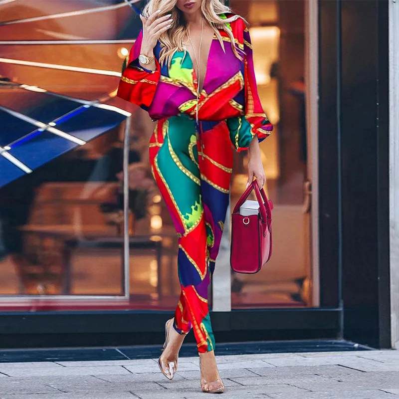Цветной повседневный комбинезон с глубоким вырезом и принтом женский