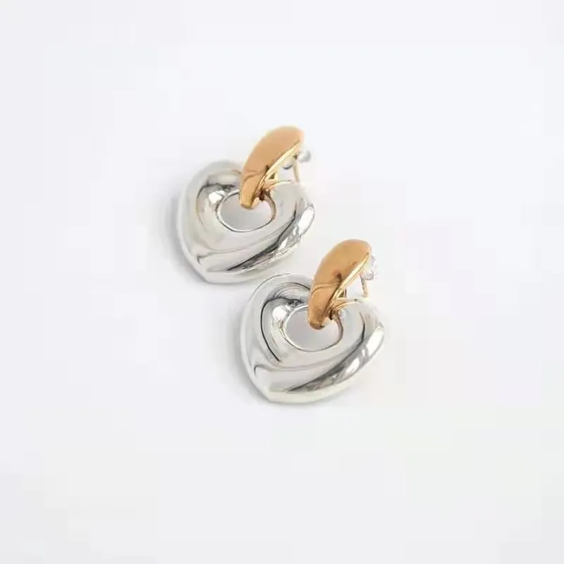 

Heart Earrings 2021 New Fashion Retro Temperament Cold Wind Metal Love Earrings Women Korean Earrings Wholesale