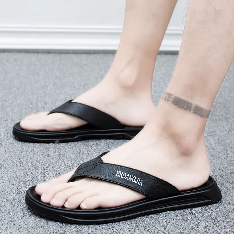 

HKXN 2020 New Summer Rubber Flip Flops Men's Casual Personality Tide Male Non-slip Beach Slippers Black Soft Leather Slides T02